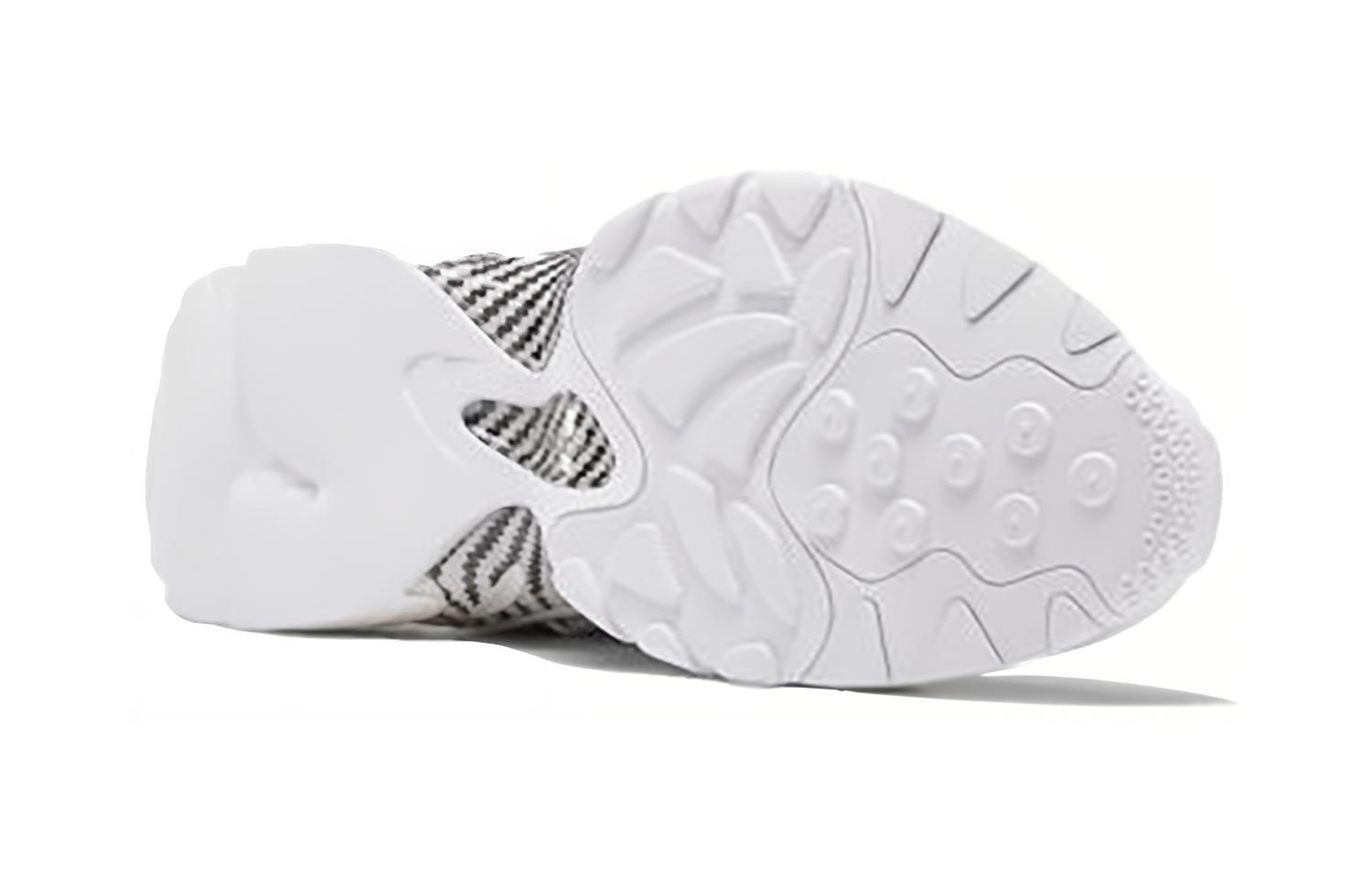 Кроссовки унисекс Reebok Trideca 200 белые, черные, серые, 40.5 EU