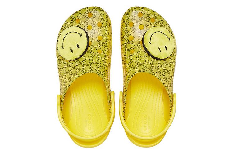 Шлепанцы унисекс Crocs Classic Clog Smiley translucent, 38-39 EU