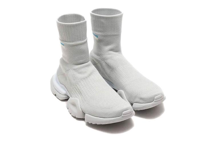 Кроссовки унисекс Reebok Sock RunR серо-белые, 34.5 EU
