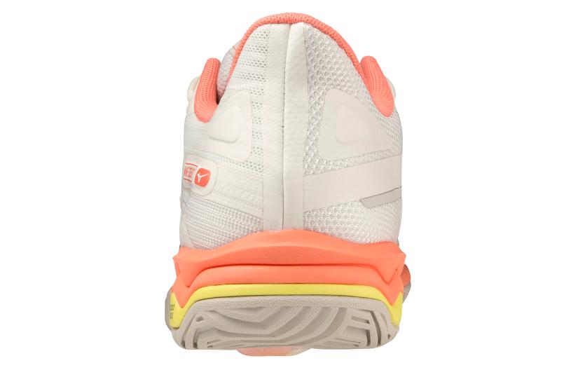 Теннисные кроссовки женские Mizuno Wave Exceed Light 2 AC бежевые, 43 EU