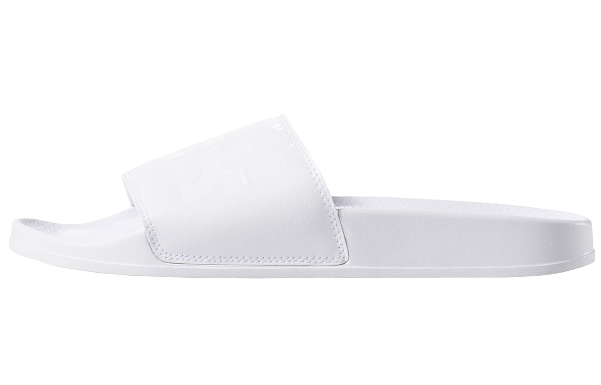 Шлепанцы Reebok Classic DV3697 белые