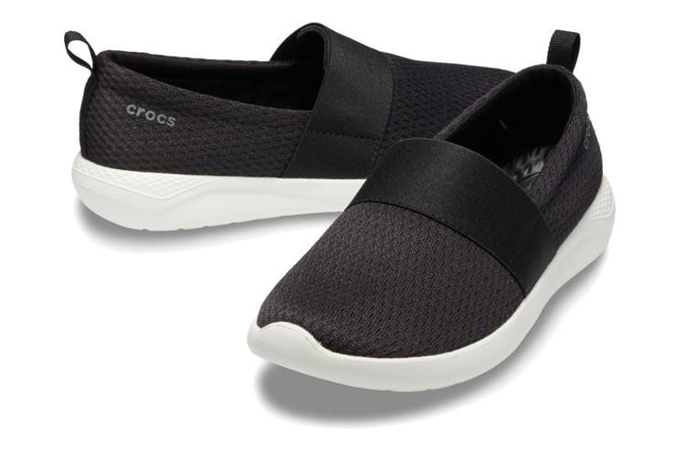 Кроссовки женские Crocs LiteRide Casual Shoes черно-белые, 34-35 EU