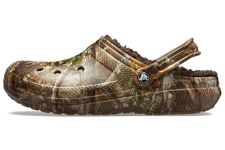 Шлепанцы унисекс Crocs Classic Lined Realtree Edge Clog коричневые, 39-40 EU