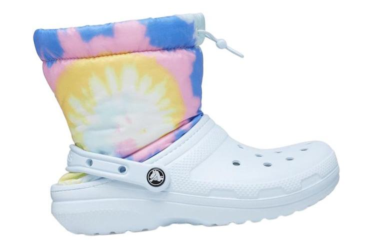 Сноубутсы женские Crocs Classic Lined Neo Puff Boots Tie Dye Mineral Blue, 38-39 EU