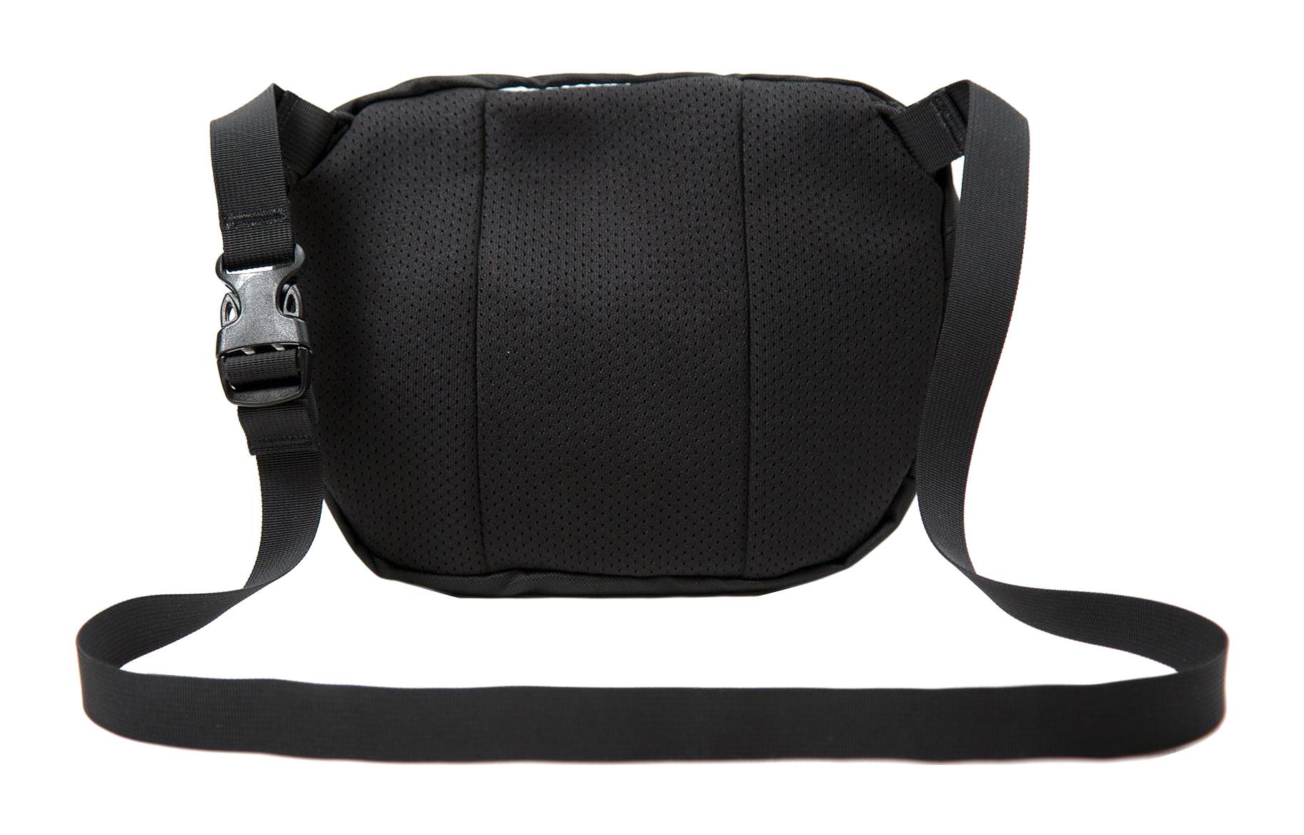 Слинг-сумка унисекс Arcteryx 24972-SMU-Radon черная