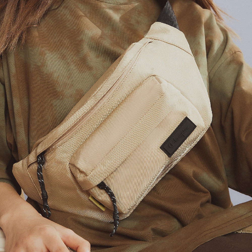 Сумка-слинг Champion U3BACPU22 бежевого цвета