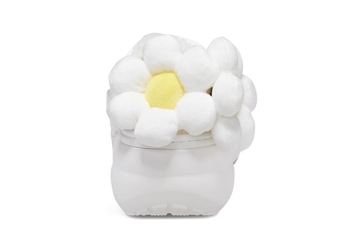 Шлепанцы женские Crocs Classic Flower белые, 38-39 EU