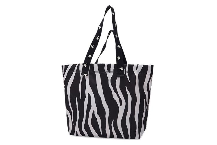 Сумка унисекс Converse 10019884-001 черно-белый принт зебра