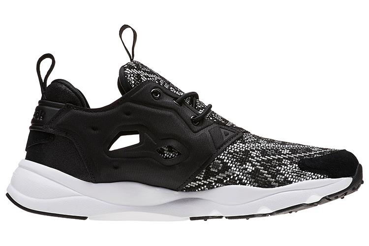 Кроссовки женские Reebok Furylite GT черные, белые, серые, 35 EU