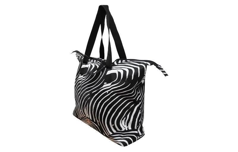 Сумка женская Under Armour 1289199-001 черно-белая