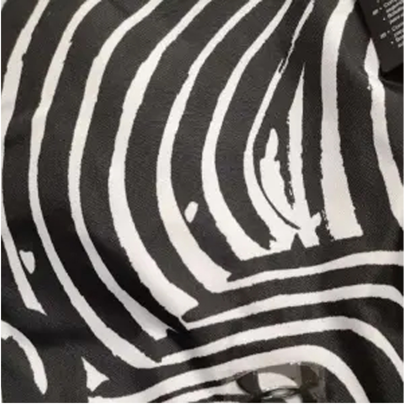 Сумка женская Under Armour 1289199-001 черно-белая