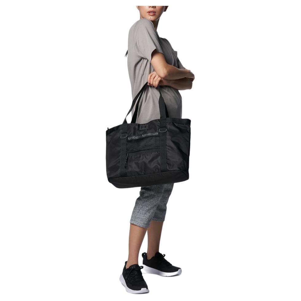 Сумка женская Under Armour 1381907-001 черная, Regular