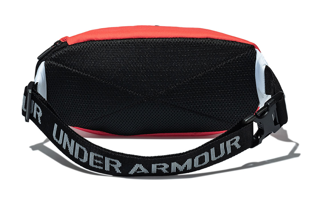 Сумка унисекс Under Armour 1368876-001 красно-черная