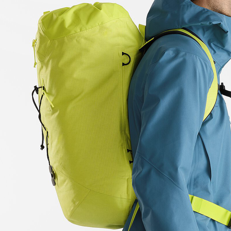Сумка унисекс Arcteryx X000006447 зеленая