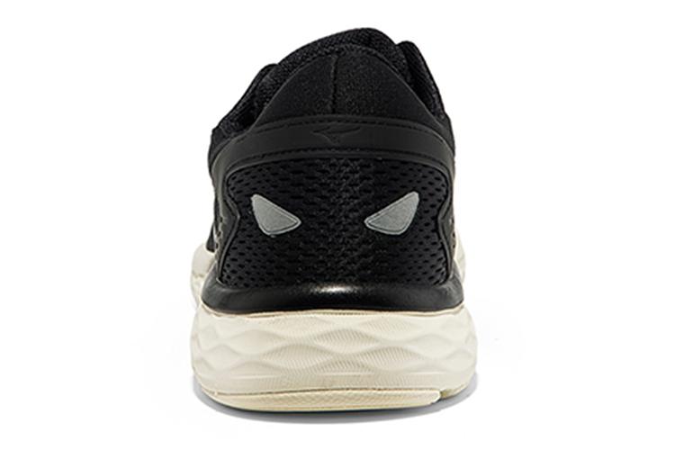 Беговые кроссовки мужские Mizuno RC 01 черные, 43 EU