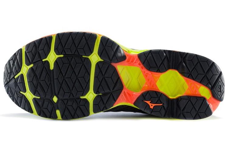 Кроссовки унисекс Mizuno Creation 21 черно-оранжевые, 44 EU