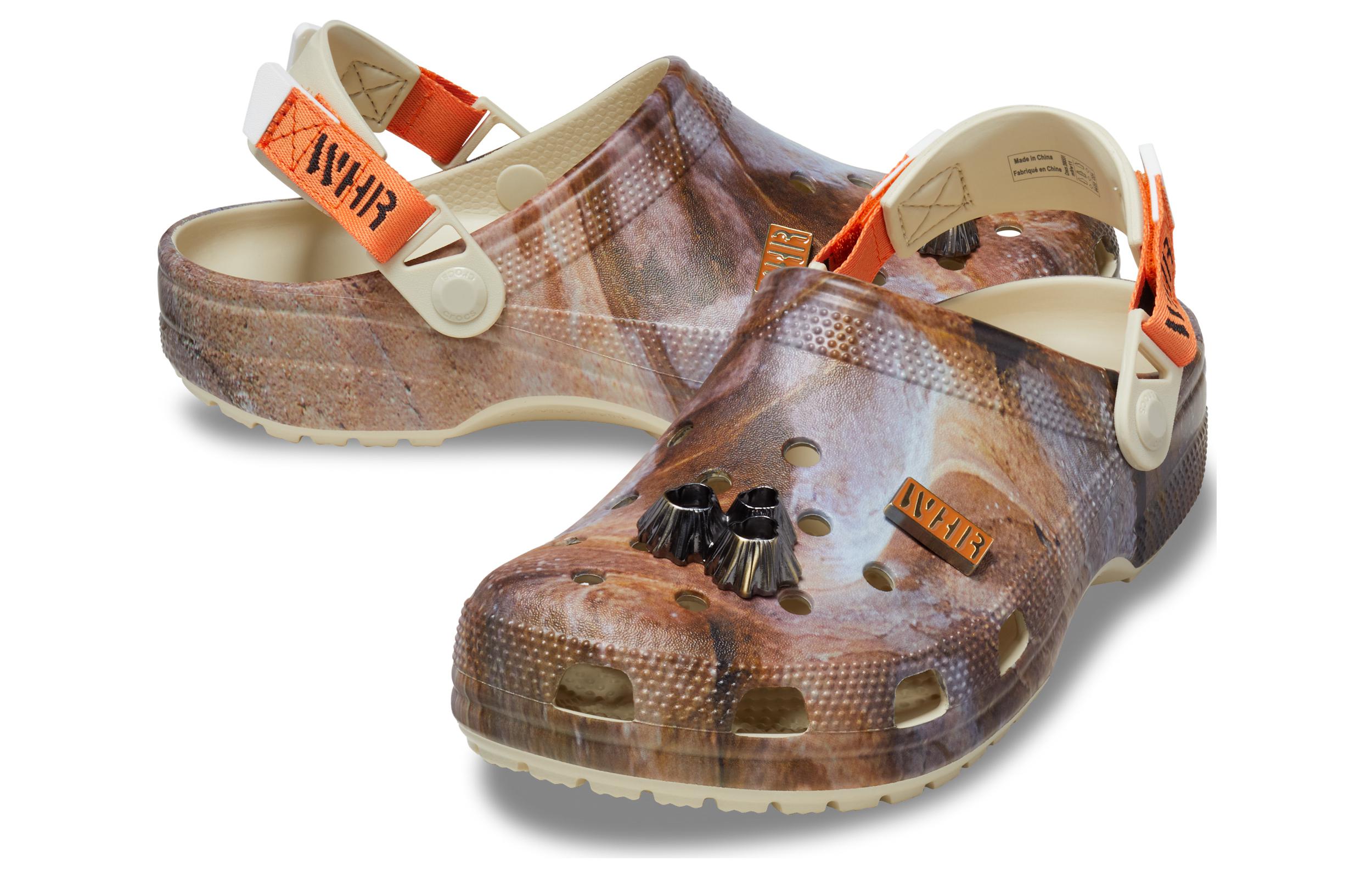 Шлепанцы унисекс Crocs 208551-267 коричневые-бежевые, 39-40 EU