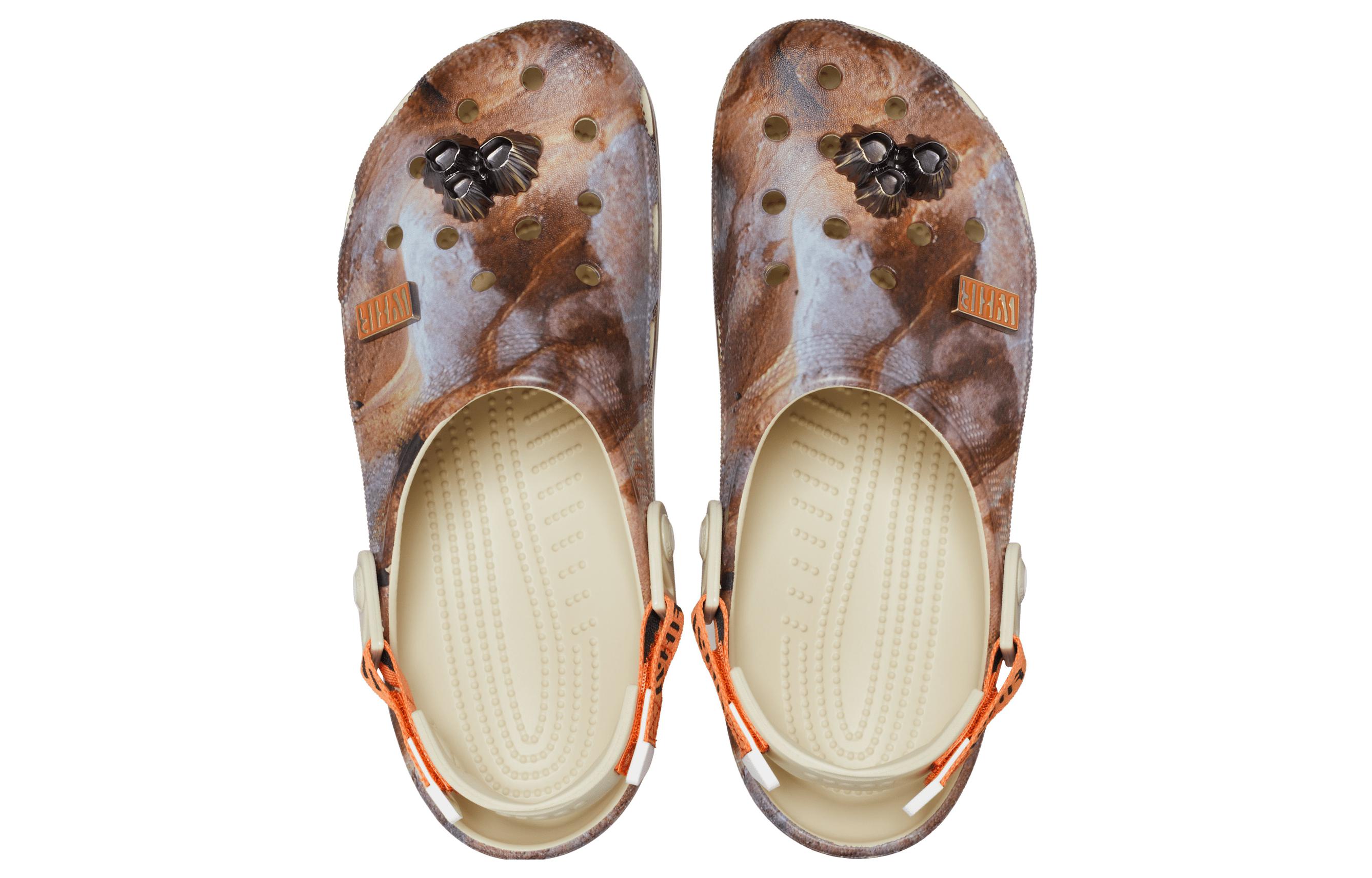 Шлепанцы унисекс Crocs 208551-267 коричневые-бежевые, 39-40 EU