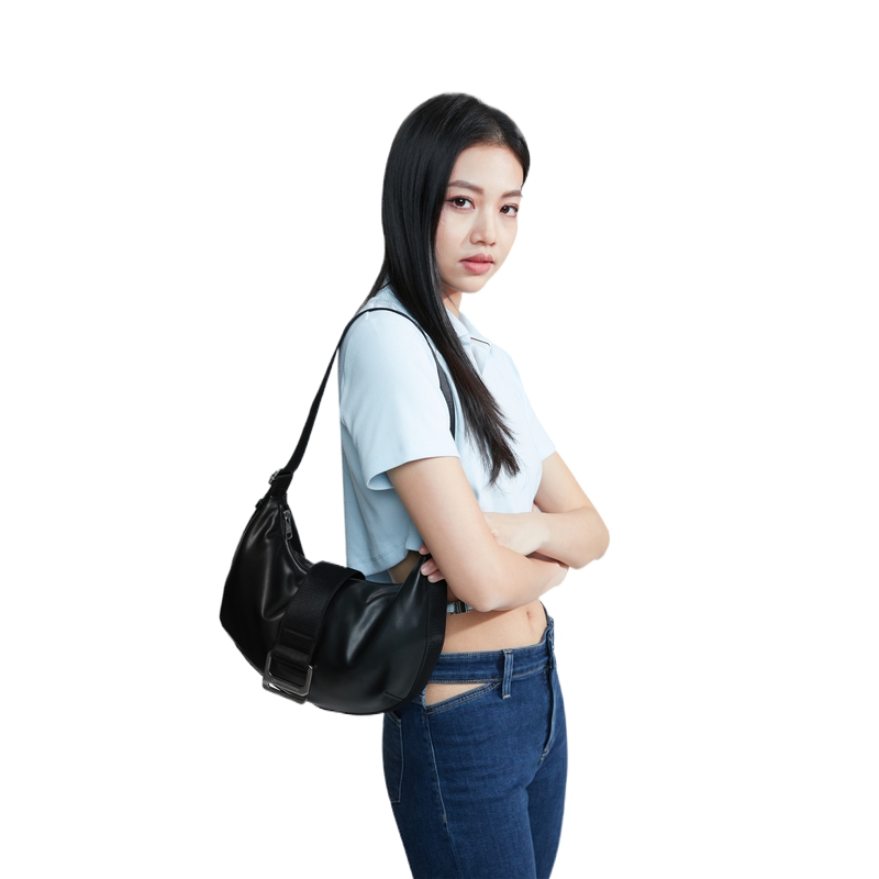 Сумка женская CALVIN KLEIN Dumpling Bag, space black, размер: One Size EU