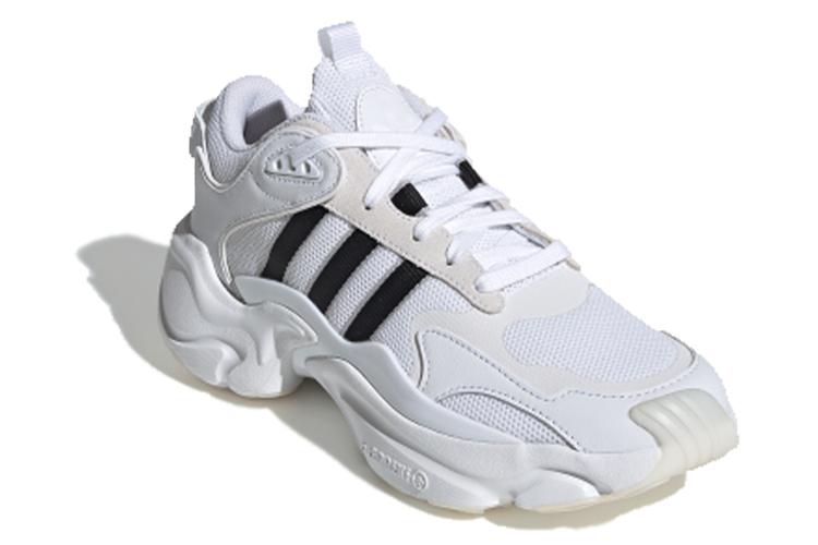 Кроссовки женские Adidas Magmur белые и черные, 38 2/3 EU