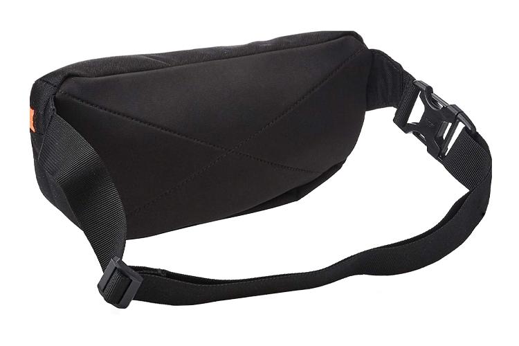 Сумка унисекс Under Armour 1330979-002 черная