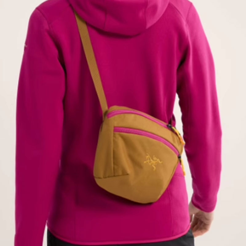 Сумка унисекс Arcteryx 2L Crossbody коричневая