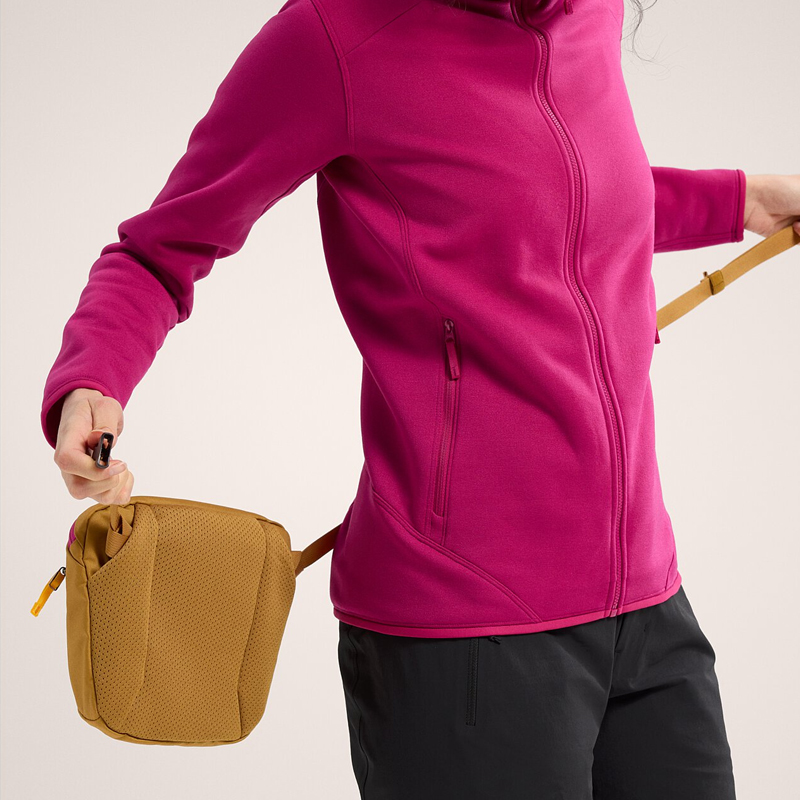 Сумка унисекс Arcteryx 2L Crossbody коричневая