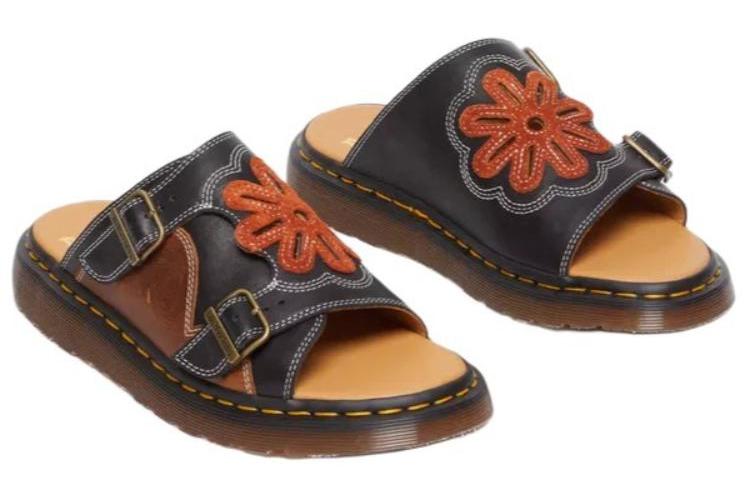 Шлепанцы унисекс Dr.Martens 31719140 коричневые, 39 EU