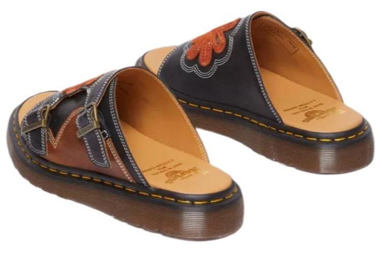 Шлепанцы унисекс Dr.Martens 31719140 коричневые, 39 EU