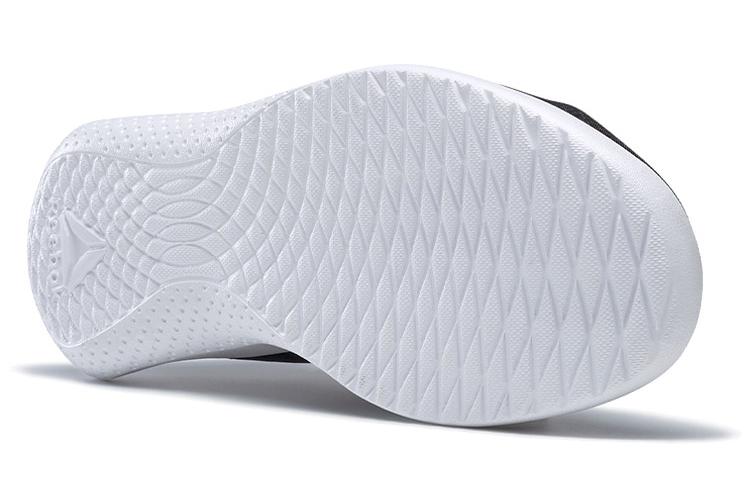 Кроссовки женские Reebok FX0150 черно-белые, 37.5 EU