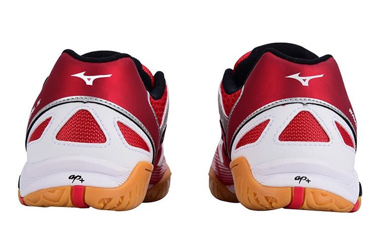 Кроссовки Mizuno Wave Medal 5