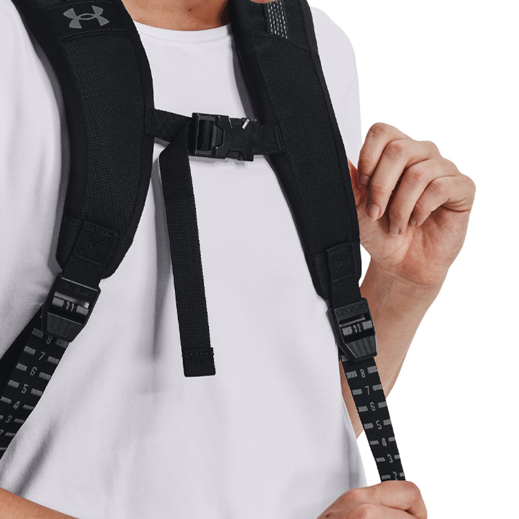 Рюкзак унисекс Under Armour 1372290-001 черный