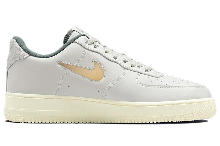 Спортивные кроссовки мужские Nike Air Force 1 '07 Lx Light Bone, 43 EU