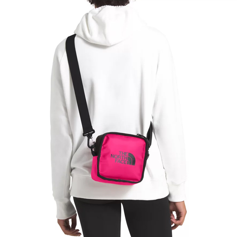 Кроссбоди-сумка унисекс THE NORTH FACE Explorer Collection NF0A3VWS-EV8 фуксия