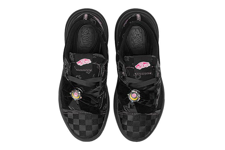 Кеды женские Vans Old Skool Overt CC Pretty Guardian Sailor Moon черные-розовые, 40.5 EU