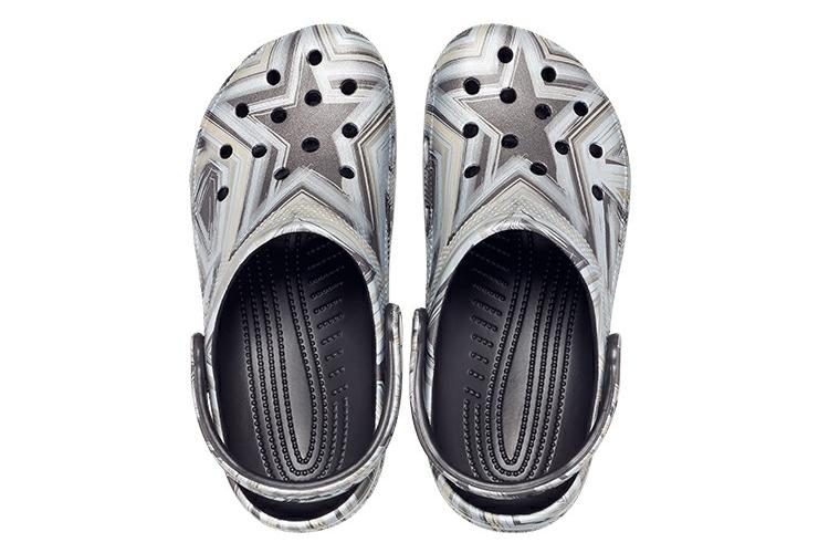 Шлепанцы унисекс Crocs Classic Clog многоцветные черные, 43-44 EU