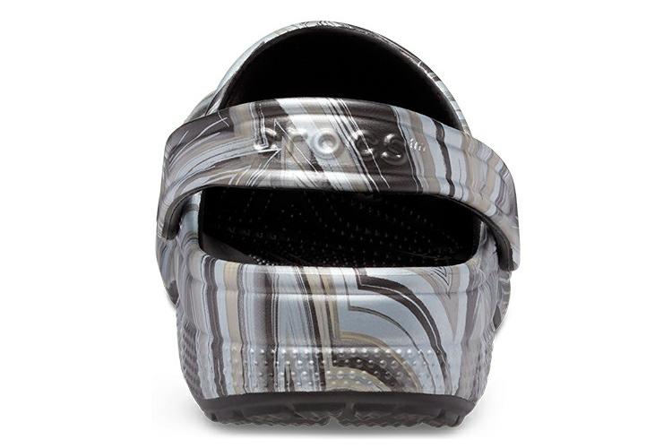 Шлепанцы унисекс Crocs Classic Clog многоцветные черные, 43-44 EU