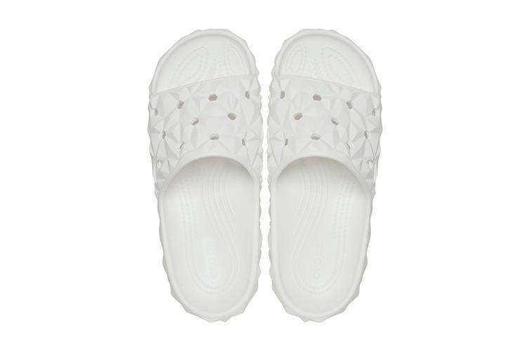 Шлепанцы унисекс Crocs 209608-100 белые, 37-38 EU