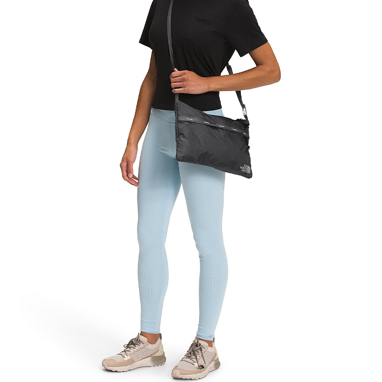 Сумка унисекс THE NORTH FACE 1.2L черная