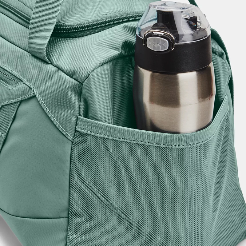 Дорожная сумка унисекс Under Armour 1369221-177 зелёная, XS