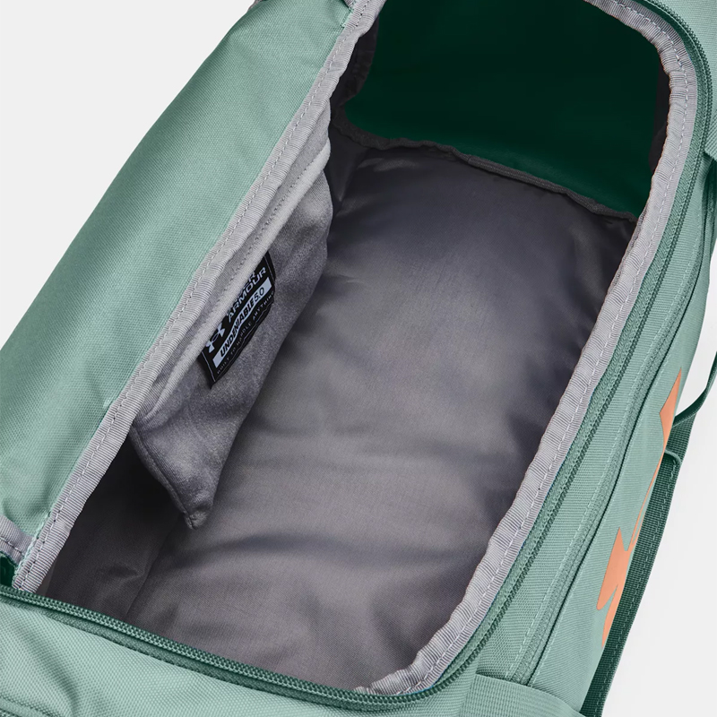 Дорожная сумка унисекс Under Armour 1369221-177 зелёная, XS