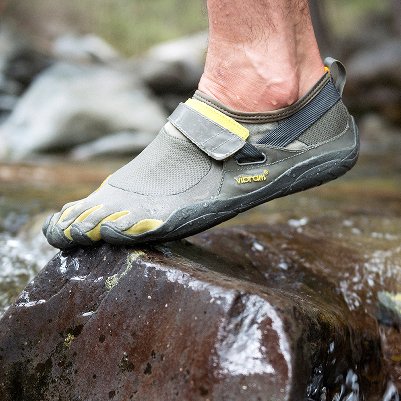 Кроссовки мужские Vibram Five Fingers KSO серые, 41 EU