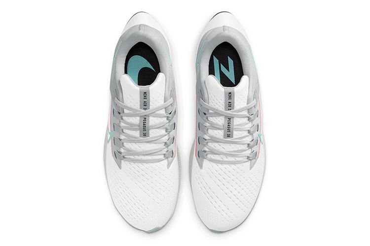 Кроссовки женские Nike Air Zoom Pegasus 38 белые, 39 EU