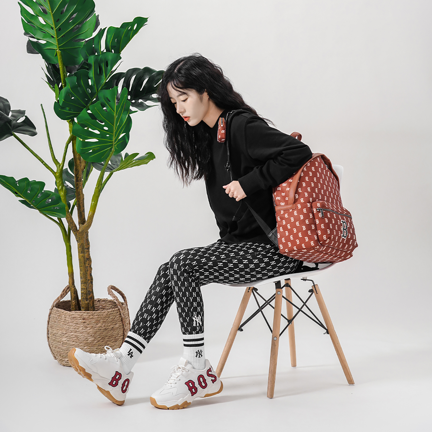 Кроссовки унисекс MLB Big Ball Chunky P белые и красные