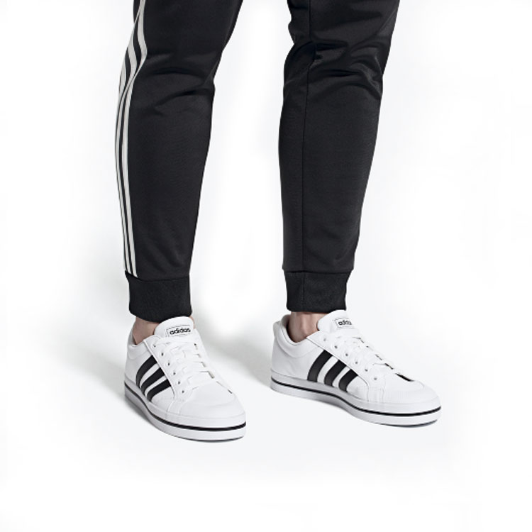 Велотуфли мужские Adidas Bravada белые, черные, 44 2/3 EU