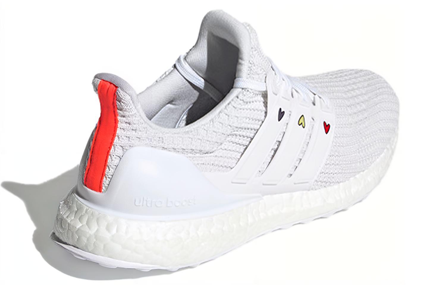 Кроссовки женские Adidas Ultra Boost 4.0 DNA Hearts Pack белые, 38 EU