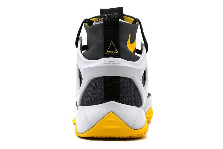 Кроссовки мужские Nike Ambassador 8 черные, 40 EU