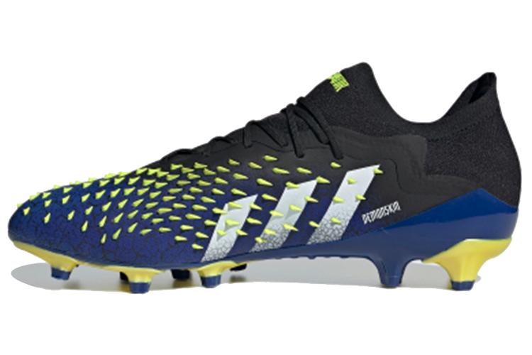 Футбольные бутсы мужские Adidas Predator Freak.1 Low черные, 45 EU