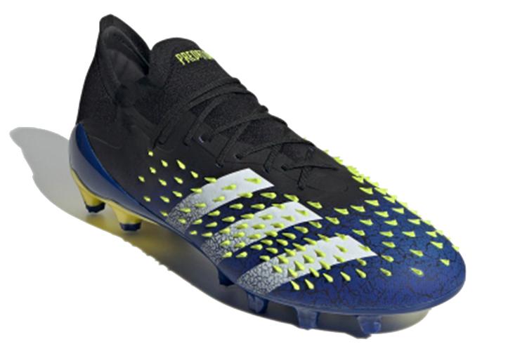 Футбольные бутсы мужские Adidas Predator Freak.1 Low черные, 45 EU