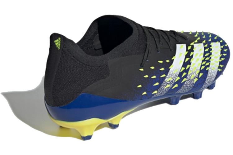 Футбольные бутсы мужские Adidas Predator Freak.1 Low черные, 45 EU